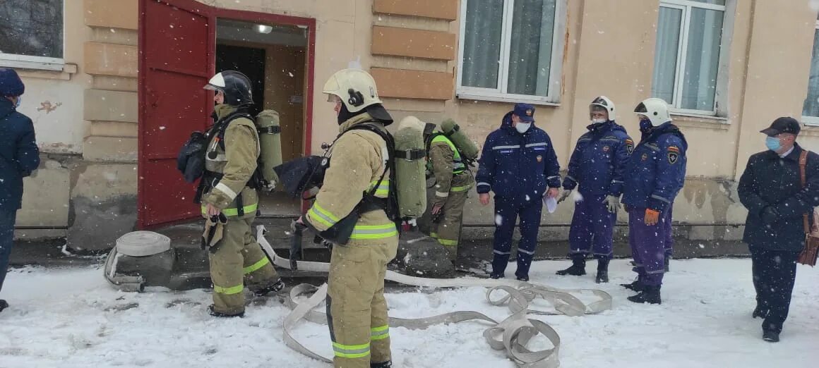 Пожар в Гуково сегодня. Новости быстрого реагирования Донецк. Срочная новость а главное важная. Донецк новости быстрого реагирования г.