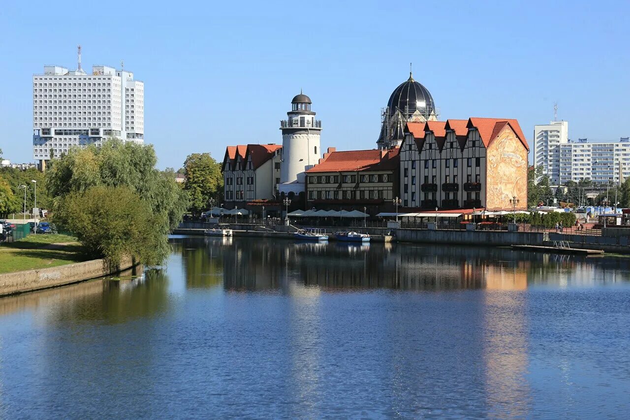 Центр калининграда рыбацкая деревня. Fishing village kaliningrad. Рыбная деревня калининград. Fish village калининград. Кайзерхоф калининград рыбная деревня.