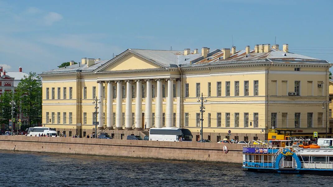 1 учреждение академии наук в петербурге. Кваренги Академия наук в Санкт-Петербурге. Академия наук Университетская набережная 5. Здание Академии наук в Петербурге.