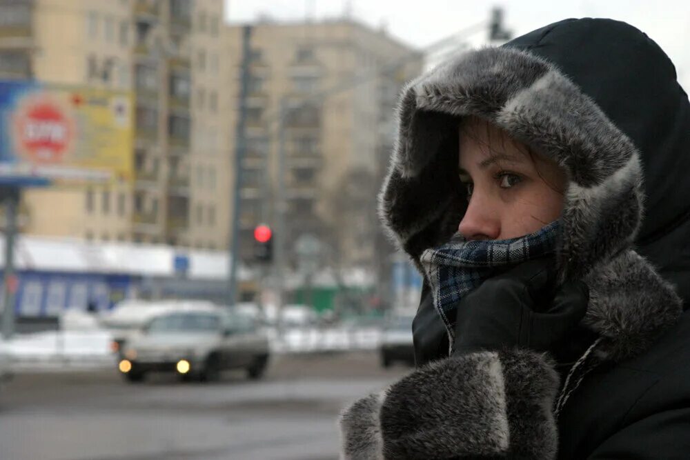 Холод в Москве. Холодный день. Холодно. Легкий холод. Холодно в городе без тебя