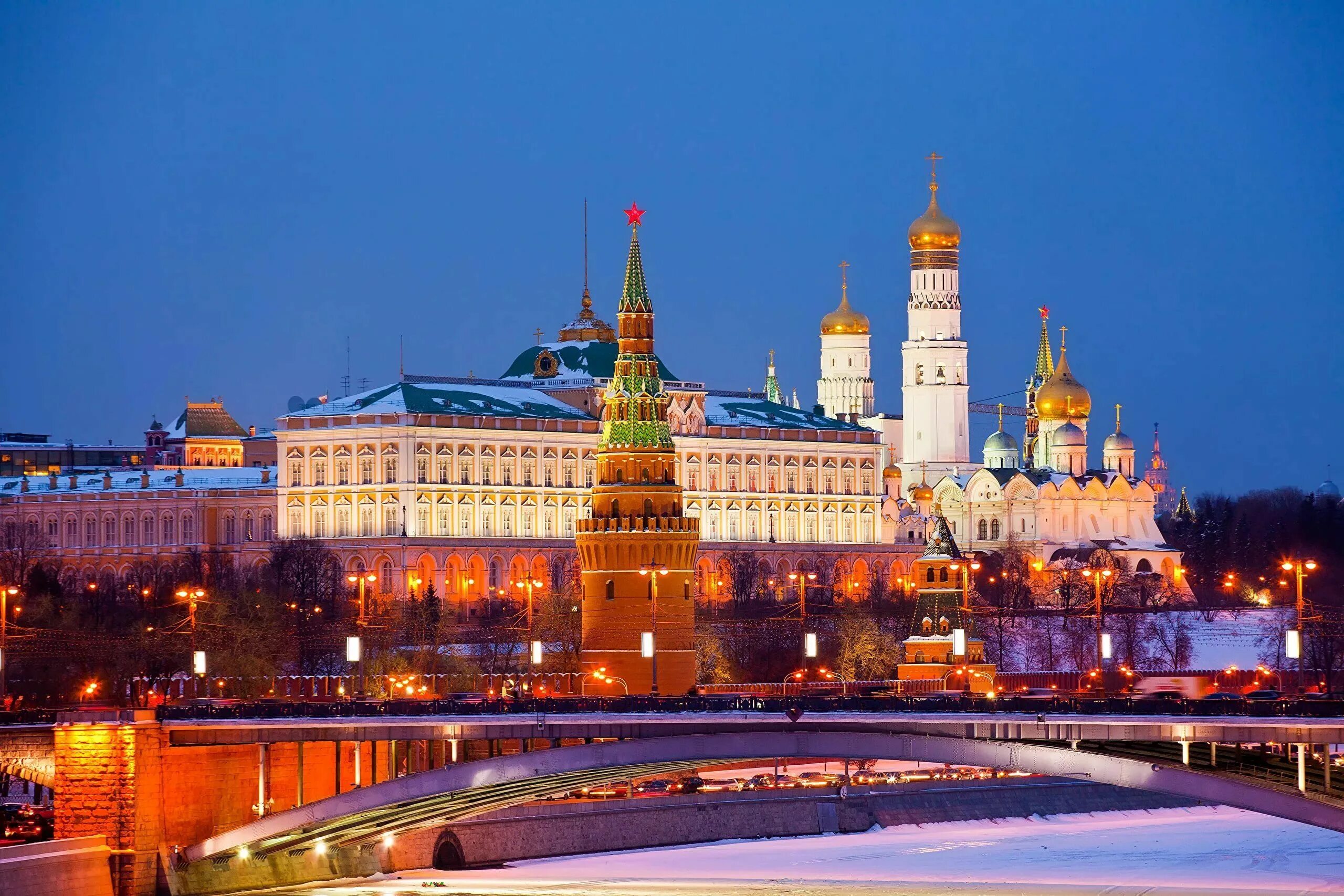 Российские картинки. Московский Кремль. Московский Кремль Moscow Kremlin. Большой Кремлёвский дворец в Москве. Виды Кремля в Москве.