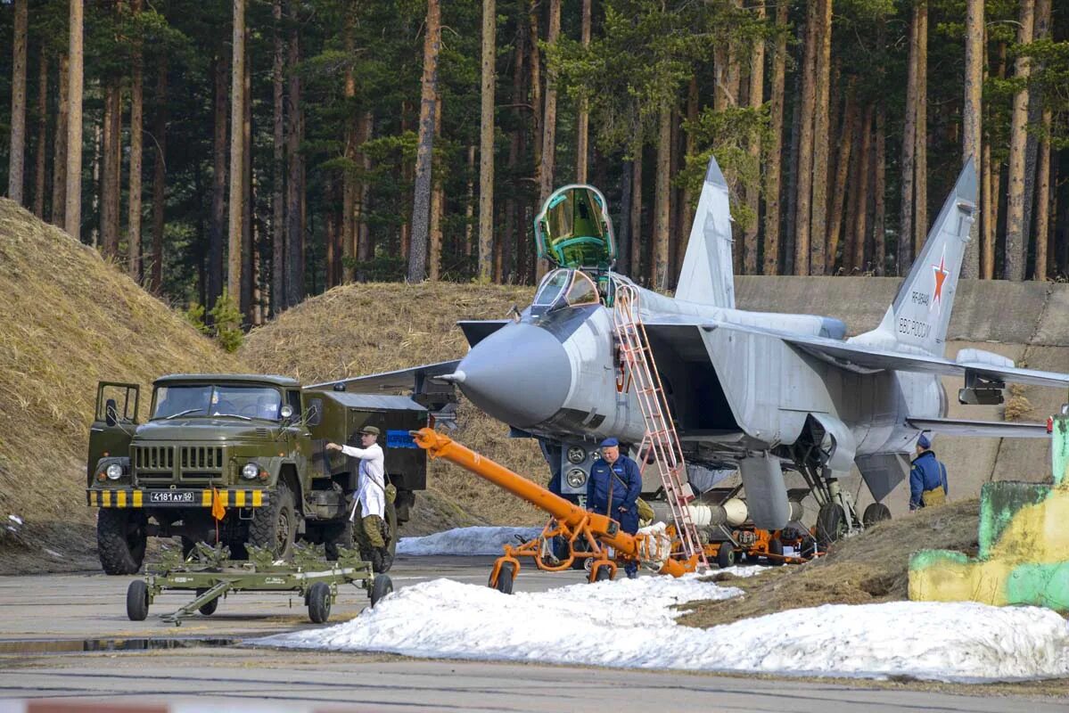 Р37м ракета. Миг-31бм. Миг-31бм с ракетами. Миг 31. Ракетное вооружение миг 31.