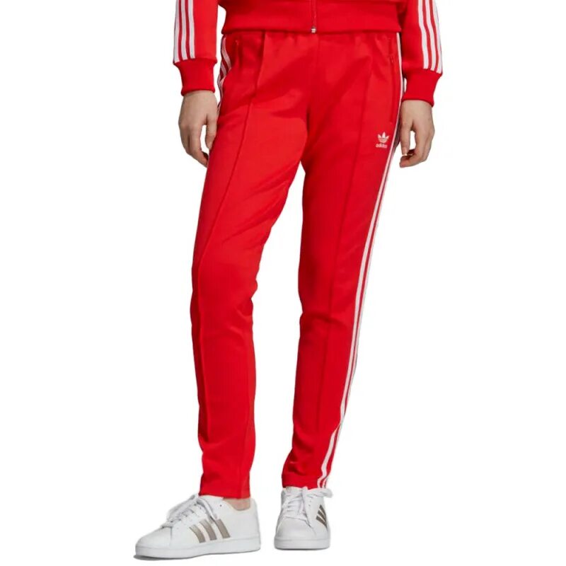 Красные штаны адидас. Красные спортивки адидас. Спортивные брюки adidas SST Pants PB. Штаны адидас Essentials 3 оригинал красный. Спортивки adidas Originals красные.