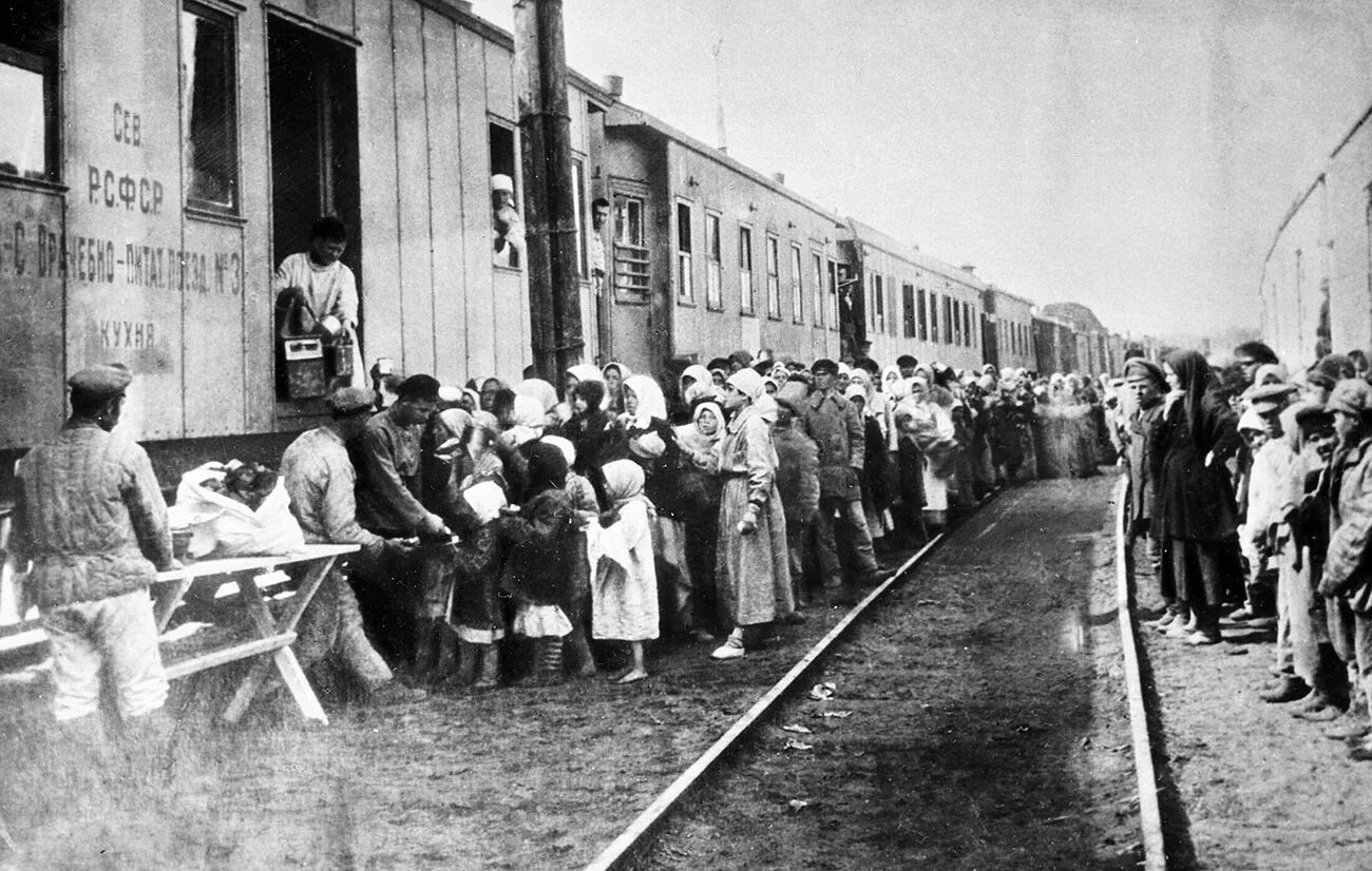 Крымский голод. Голодающие Поволжья 1921. Голод в Поволжье в 1920 е годы.