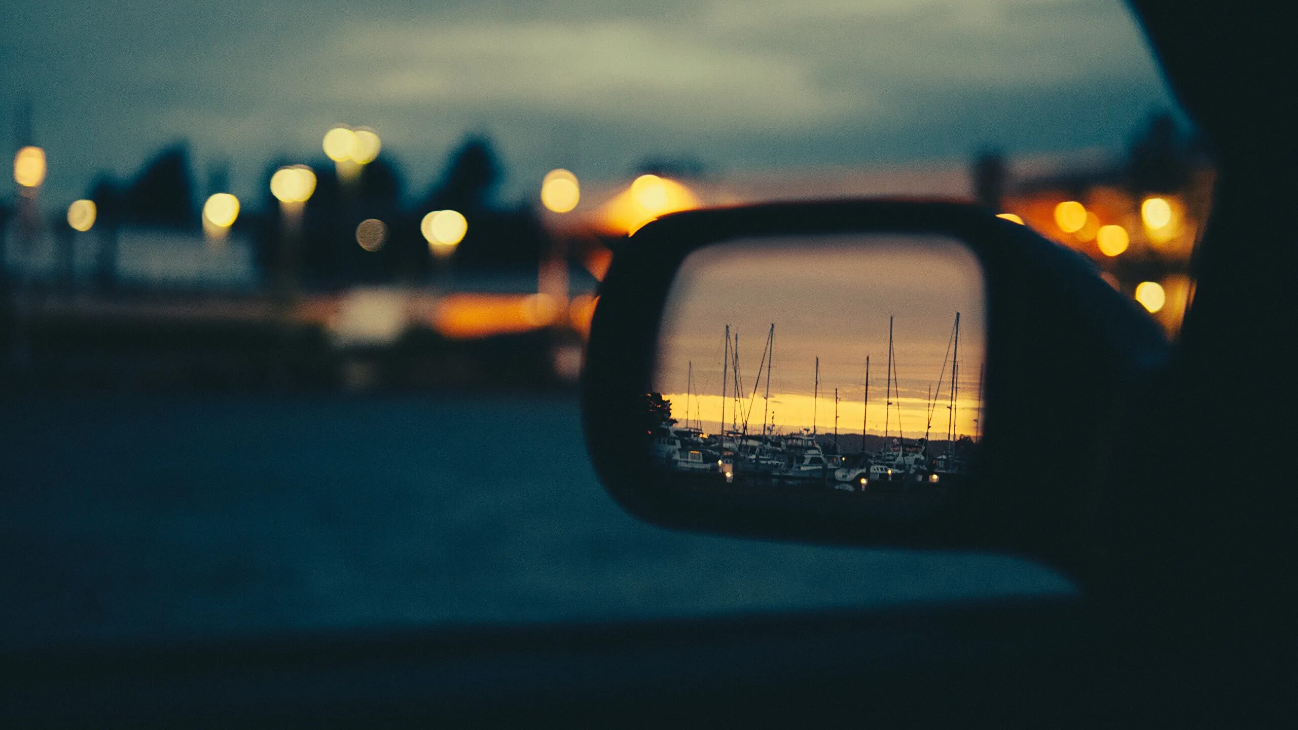 Песня снова уезжаю из родного дома. Уеж. Красивый вид из машины. Ночь уехал песня. Песня уеду я из этих мест.