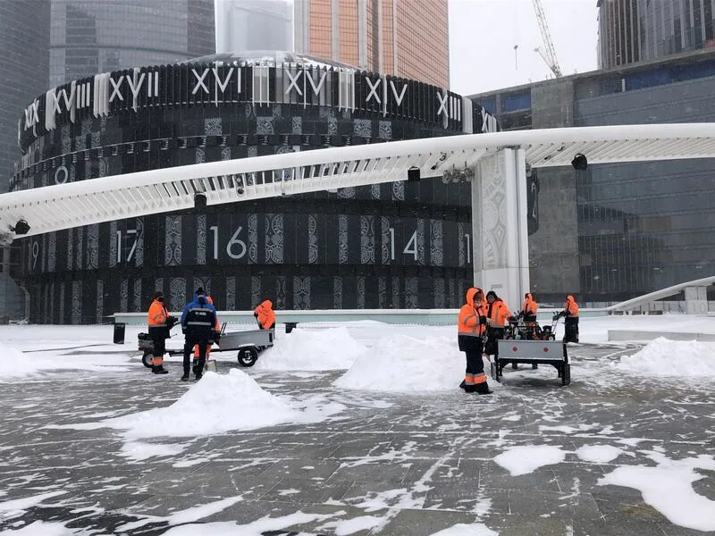 Повышенная готовность в москве. Режим повышенной готовности. Уровень повышенной готовности. Большой москворецкий мост вечером. Московский кадровый центр 1989.