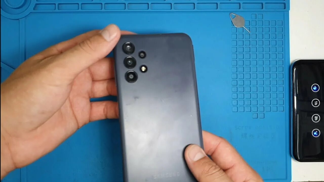 Прощай, разъём для наушников. Первые рендеры Samsung Galaxy A53 показывают, что 