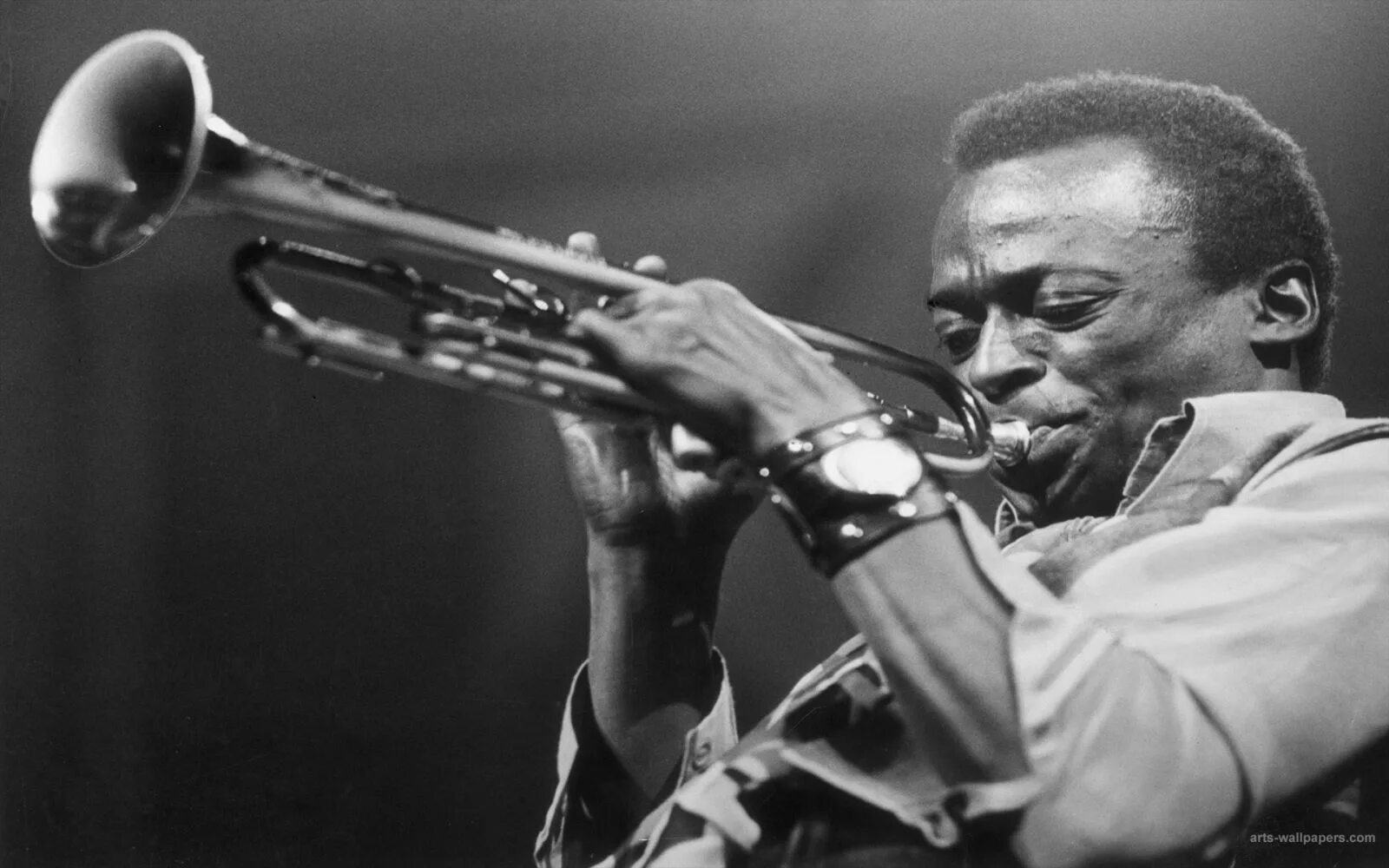 Майлз Дэвис. Майлз Дэвис труба. Miles Davis обои.