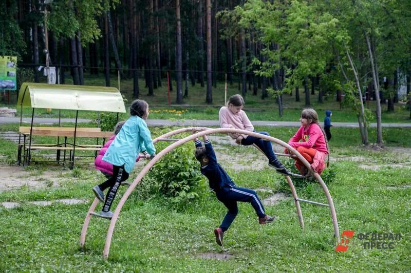 Памятка для детей в лагере. Памятка родителям в детском лагере. Кому положен бесплатный детский лагерь. Как выглядят бесплатные лагеря. Кому положен бесплатный детский лагерь.