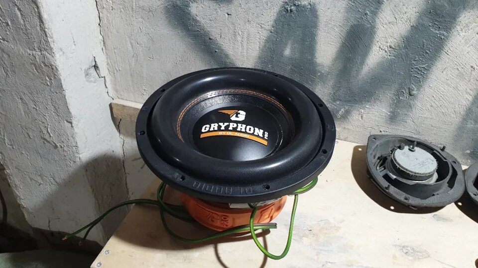 Dl audio phoenix 12. Dl audio gryphon pro 10. короб для dl gryphon pro 12 v2. сабвуфер dl audio gryphon lite или сабвуфер ural molot 10. сабвуфер dl audio gryphon pro 10 под ёлкой.