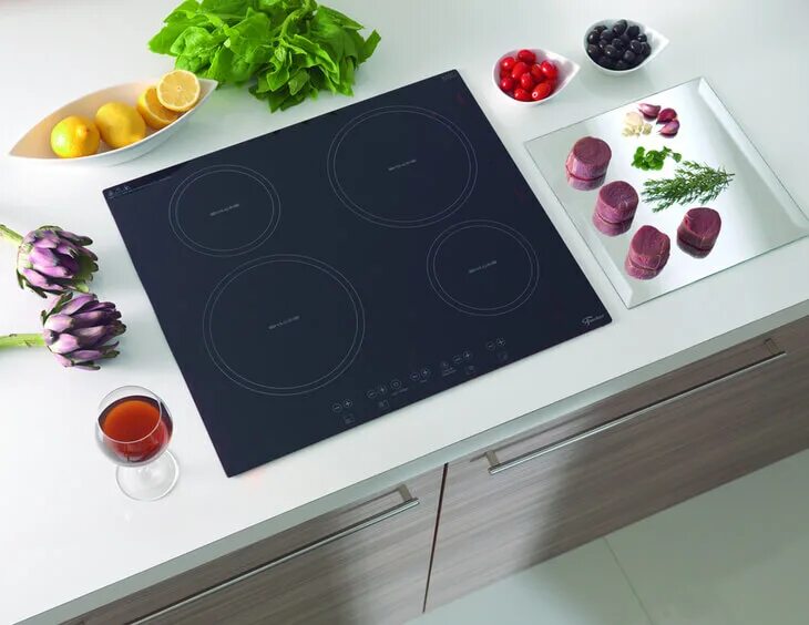 Индукционная плита. Кухонная плита whirlpool interactive cooktop. Maunfeld cvce453bk. Маунфилд варочная панель индукционная электро. Индукционная варочная панель pyramida.