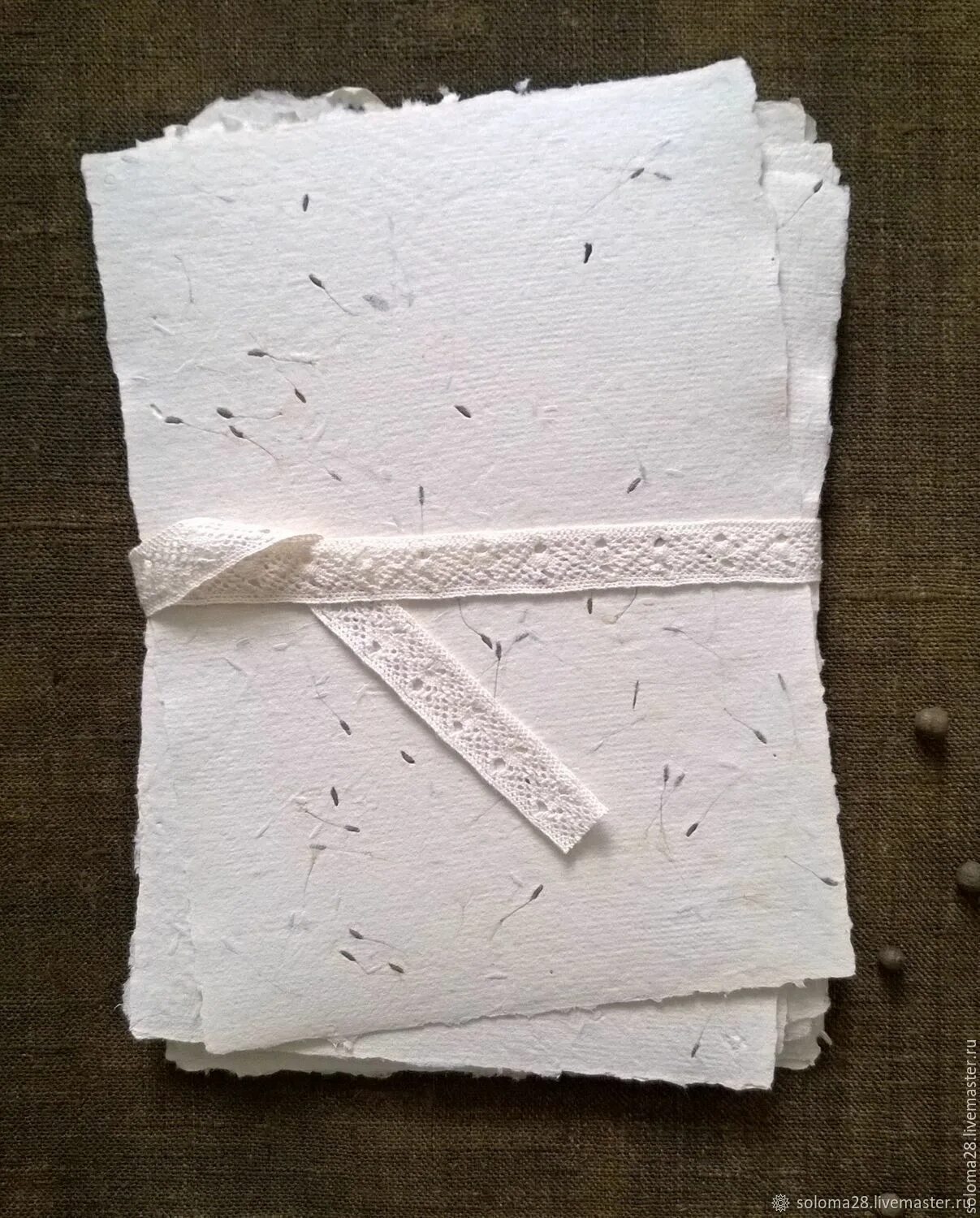 Бумага ru. Бумага ручного литья. Бумага ручной работы. Ручное производство бумаги. Самодельная бумага.