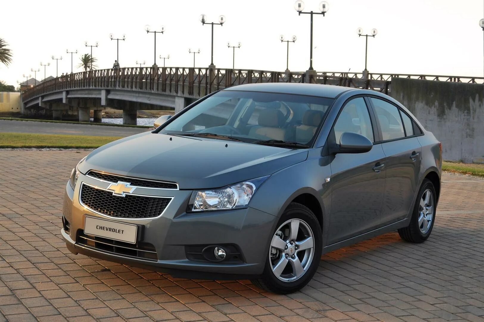 шевроле круз j300. какой шевроле круз брать. Chevrolet cruze 2010. Chevrolet cruze о300. Chevrolet cruze хэтчбек 2010.