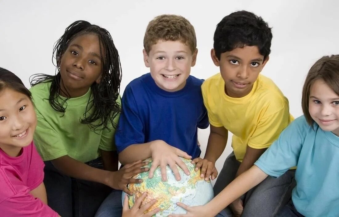Цвета национальностей. Дети разных рас. Разные культуры. Разные нации. Дети разных возрастов.