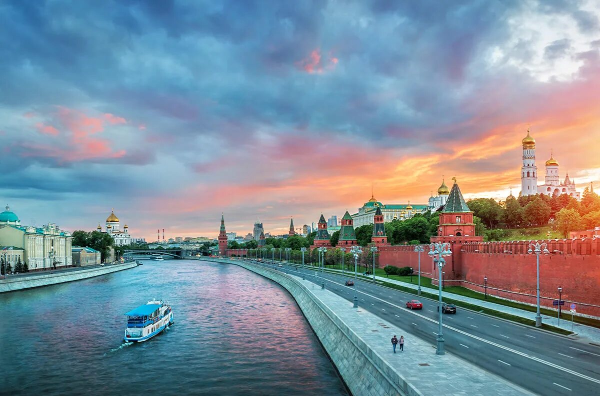 Купить сильно москве. Реки Москвы. Москва летом. Москва река летом. Фотообои вид на Москва-реку.
