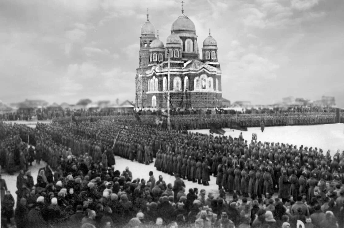 Саратов 1917 революция. Саратов в 1917 году. Февральская революция 1917 Саратов. Храм Пугачев Саратовской области до революции.