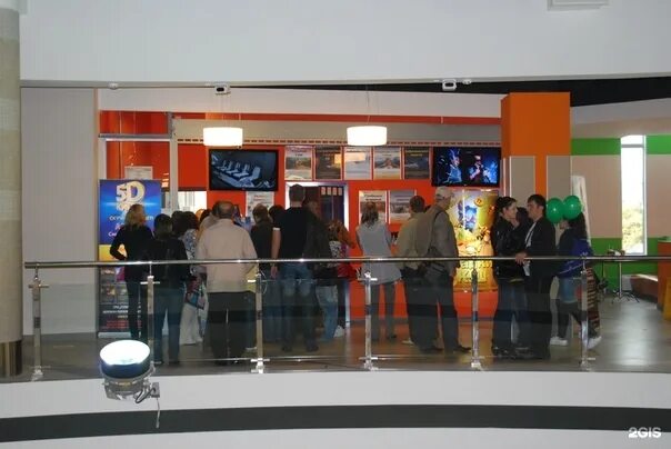 Кинотеатр 7д в москве. Imax sapphire питерлэнд. 7 d кинотеатр в москве. 9d кинотеатр в питере. 10d кинотеатр.