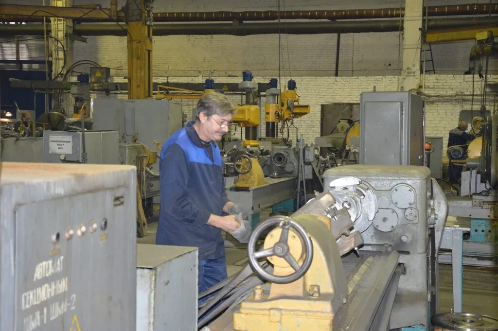 Барнаултрансмаш завод директор. Силивакин барнаултрансмаш. Трансмаш барнаул официальный сайт. Силивакин барнаултрансмаш. Барнаултрансмаш цех 150.