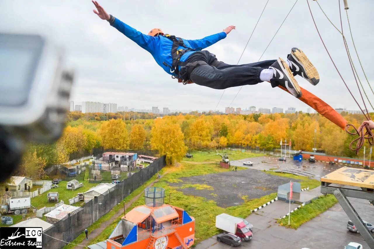 Прыжки с вышки KRC Москва. Крестовский остров прыжки банджи. Прыгает с вышки. Джампинг с вышки.