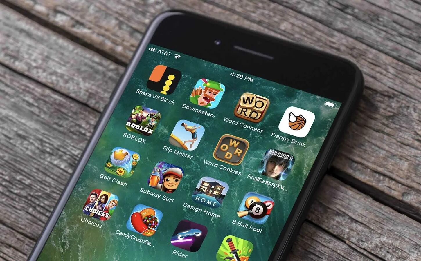 Скачай какую то интересную игру