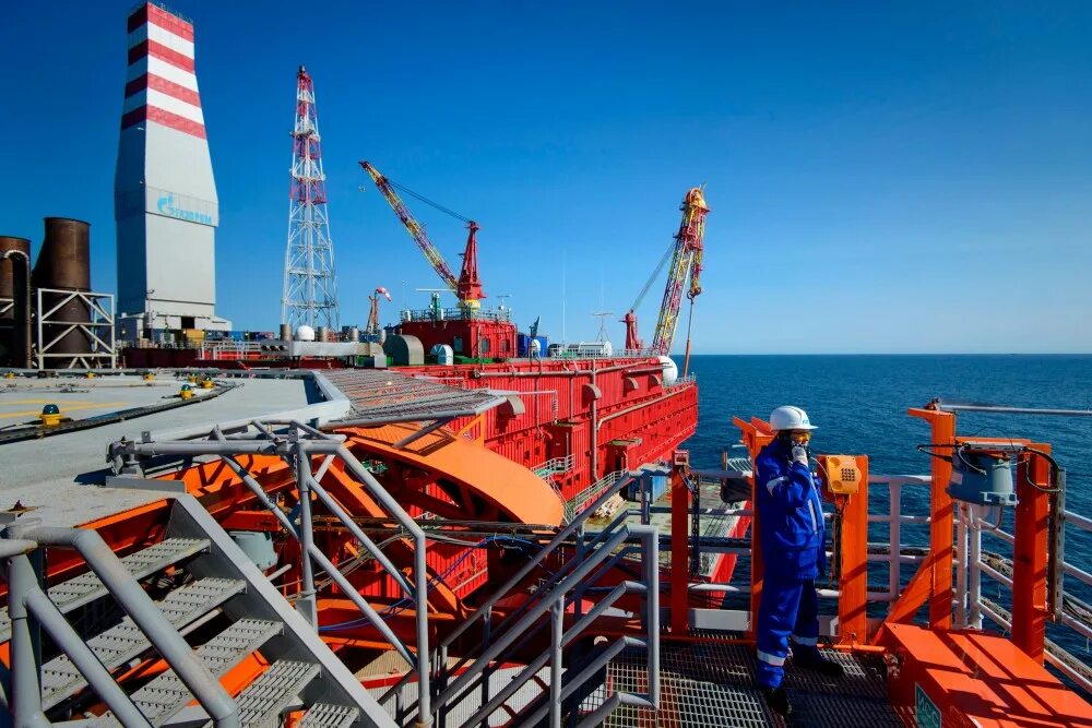 Нефтяной блок. Нефтяной блок. Экскаваторы в нефтяной отрасли. Сахалин-2 проект по разработке на шельфе. Углеводородное сырье.