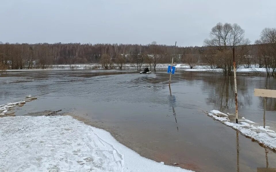 Половодье в рязанской области на сегодня. Половодье в Рязани 2023. Разлив Рязань 2023. Разлив Оки в Рязани 2023. Половодье в Рязанской области.