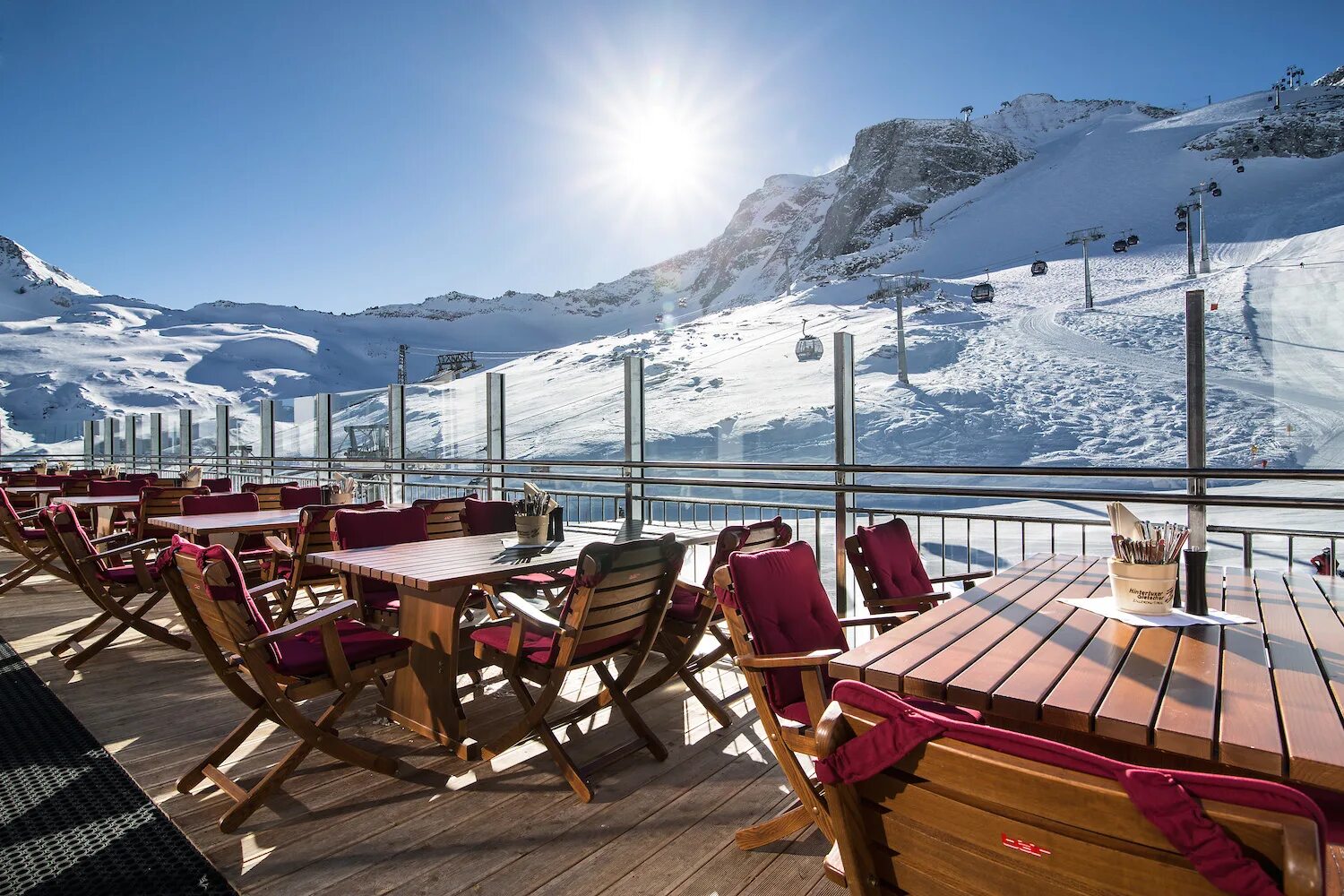 Горнолыжные кафе. Кафе Церматт Швейцария. Норвегия горнолыжные курорты. Ресторан apres Ski Охта парк. Церматт ресторан на горе.