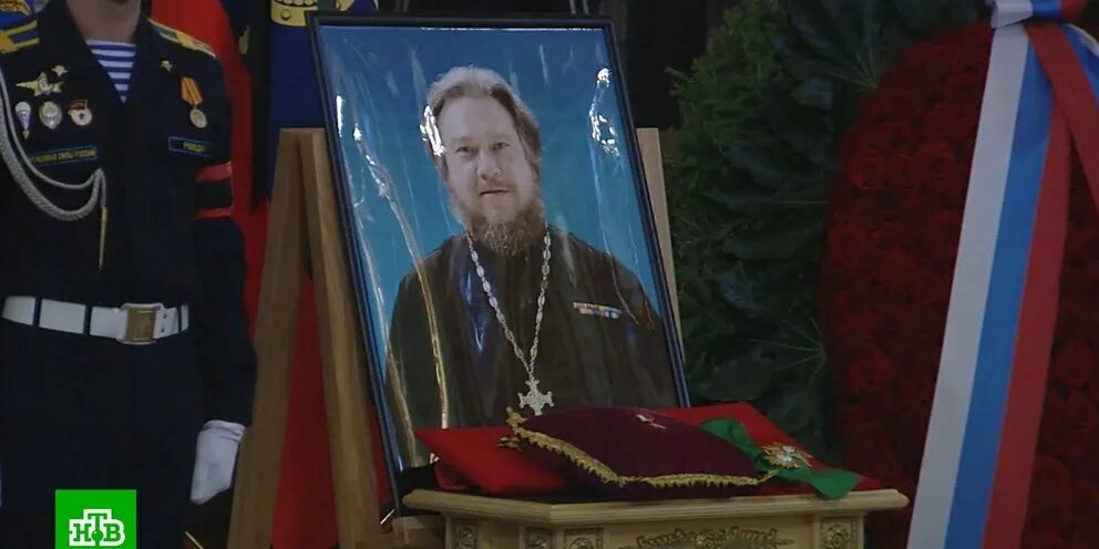 Где похоронили михаила. Могила горбачевых на новодевичьем кладбище. Где похоронили михаила. Могила михаила круга в твери. Дом музей михаила круга в твери.