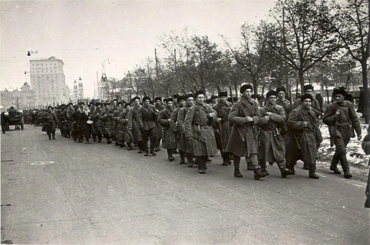 Октябрь 1941 великой отечественной войны. Московское ополчение 1941. Народное ополчение Москвы 1941. Вязьма в годы войны 1941-1945.