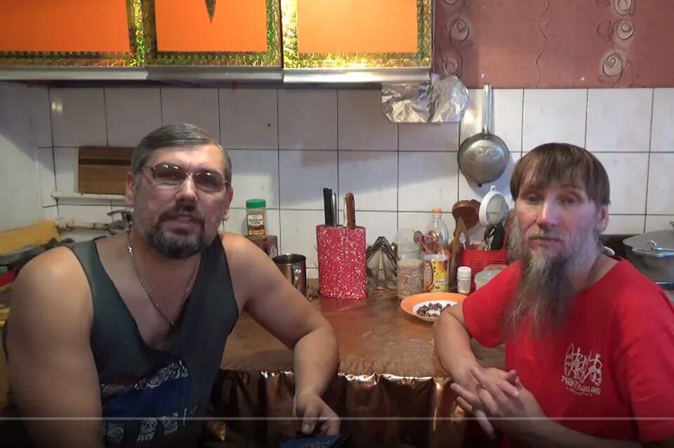 Тони грибабас. Джон клюкер и грибабас. Джон клюкер и грибабас. Клюкер что качать. Джон блоггер.