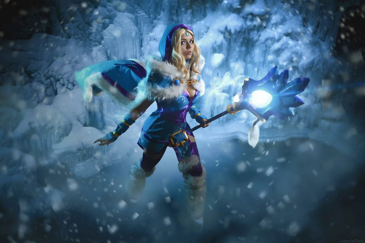 Дота Crystal Maiden. Кристал мейден дота 2. Кристал мейден дота 2 косплей. Кристал мейден из доты 2.