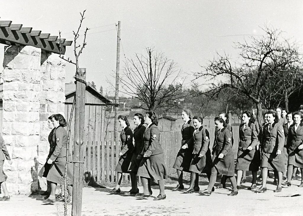 Рабочий дол. Трудовые лагеря в Германии. Равенсбрюк заключенные. Узницы лагеря Равенсбрюк.