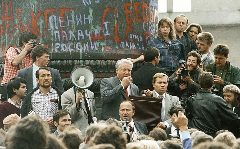 4 июня 1990. 4 июня 1990. Площадь тяньаньмэнь 1989. Манежная площадь 1991. Беспорядки в ферганской долине 1989.