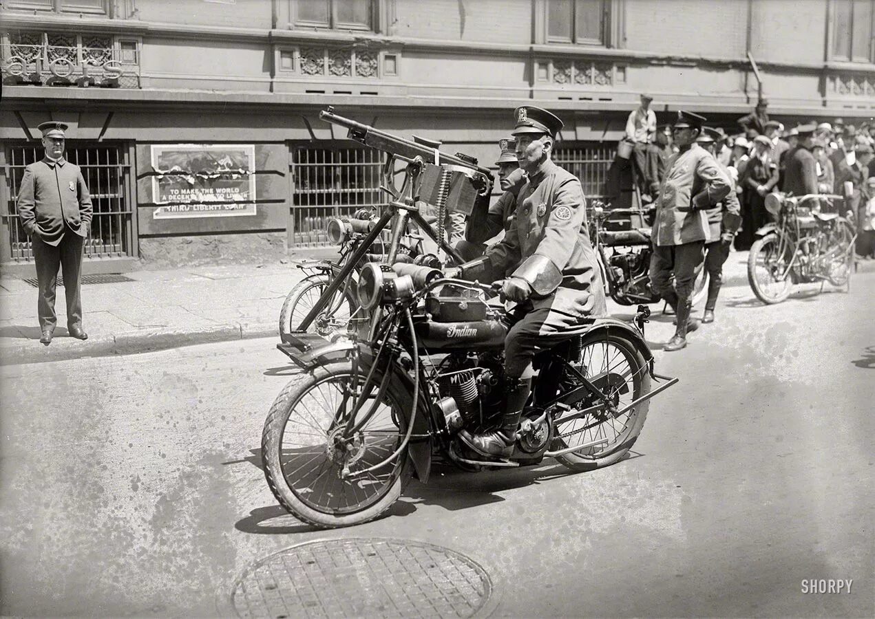 Второго десятилетия xx века. Нью йорк 1918. мотоциклы индиан первая мировая война. мотоцикл indian начало 20 века. нью йорк 1918 год.