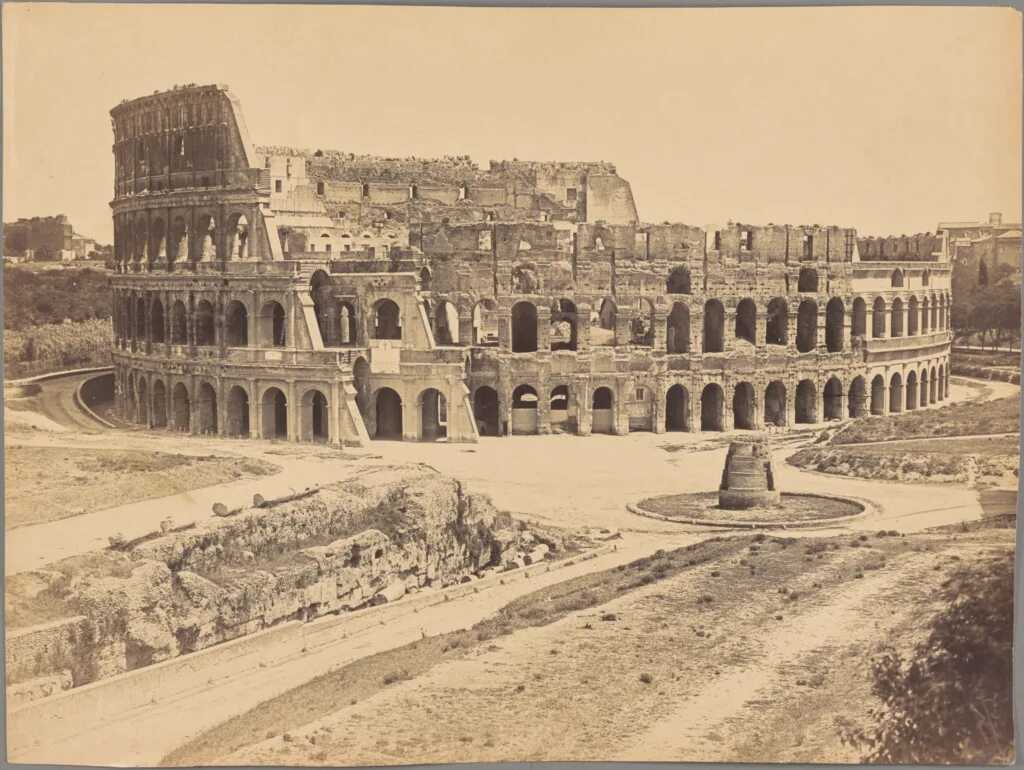 Колизеем называли. Римский Колизей Италия. Римский Колизей откапывали. Откопали Колизей в Италии. Рим Колизей 1862.