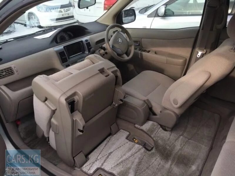 Тойота раум 2003. Toyota raum 2003. тойота раум 2003 года. toyota raum 2003 выдвижное сиденье.