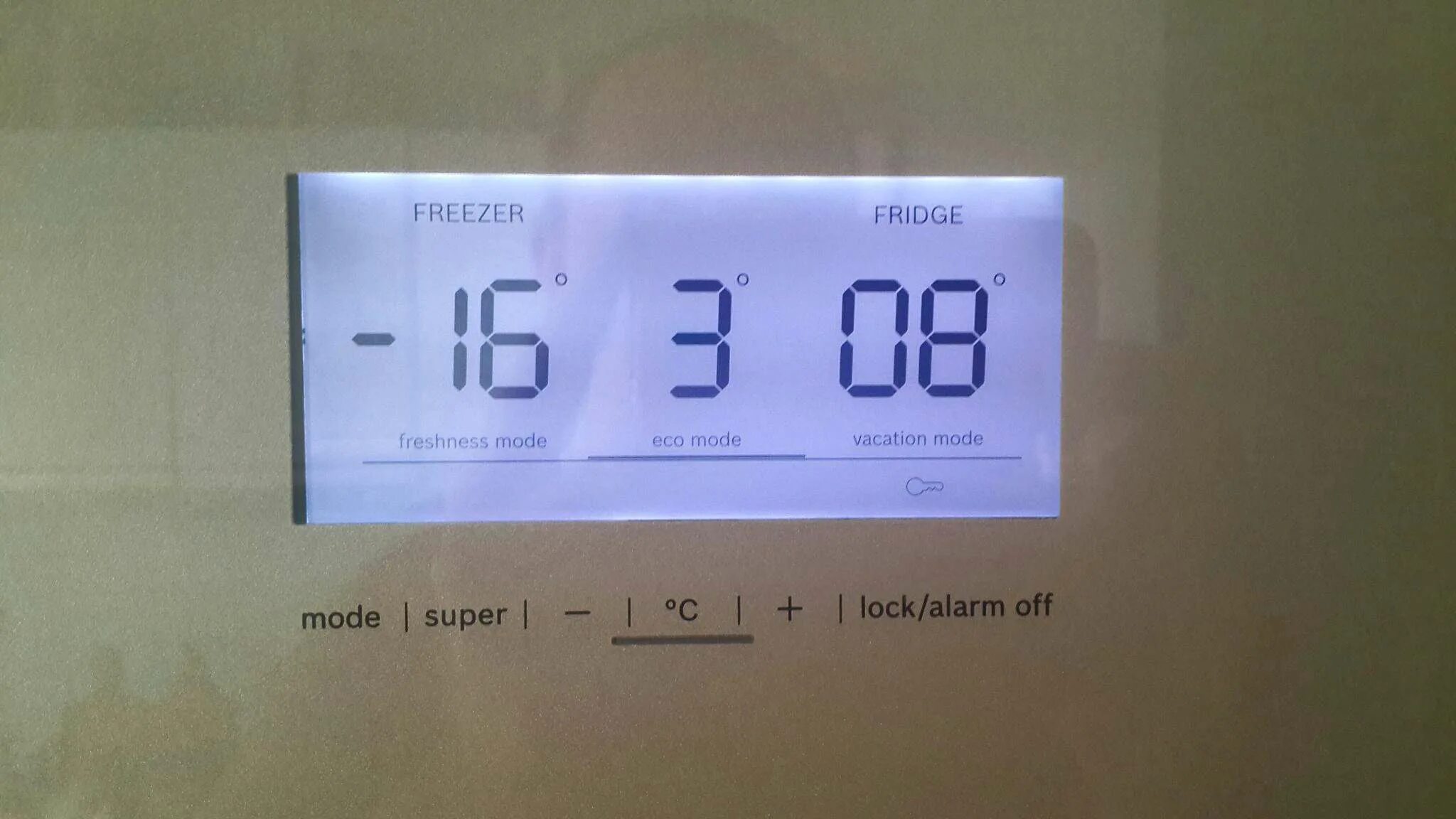 Не горит табло на холодильнике. Холодильник bosch alarm. bosch холодильник табло. ремонт холодильника bosch kgn49. холодильник бош выдает ошибку alarm.