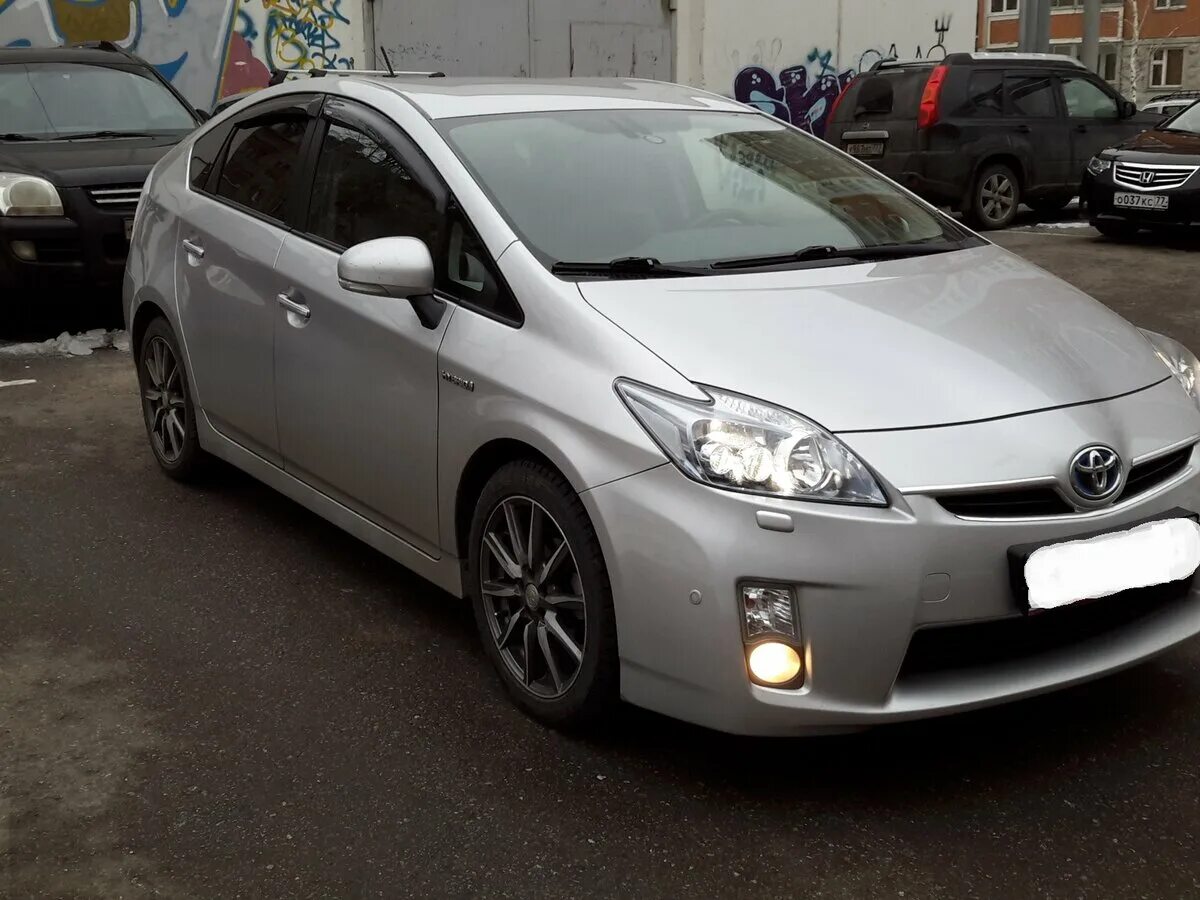 Дром продажа тойота приус. Toyota Prius 2012 серый. Тойота Приус серая. Тойота Приус серый 2010. Toyota Prius 2014 серый.