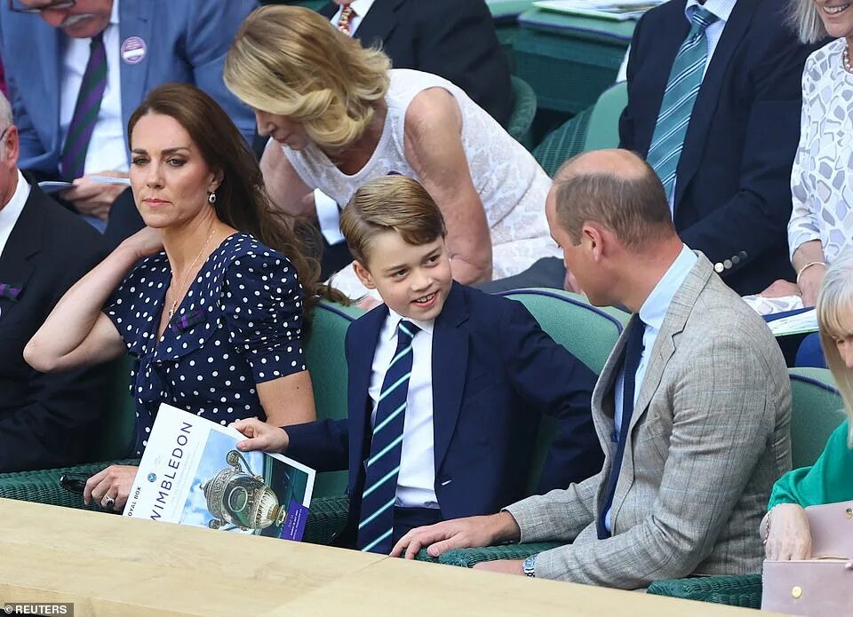 Кейт на уимблдоне. Kate middleton wimbledon 2025. кейт миддлтон на уимблдоне 2025 год. луи кембриджский 2025. принц луи на уимблдоне.