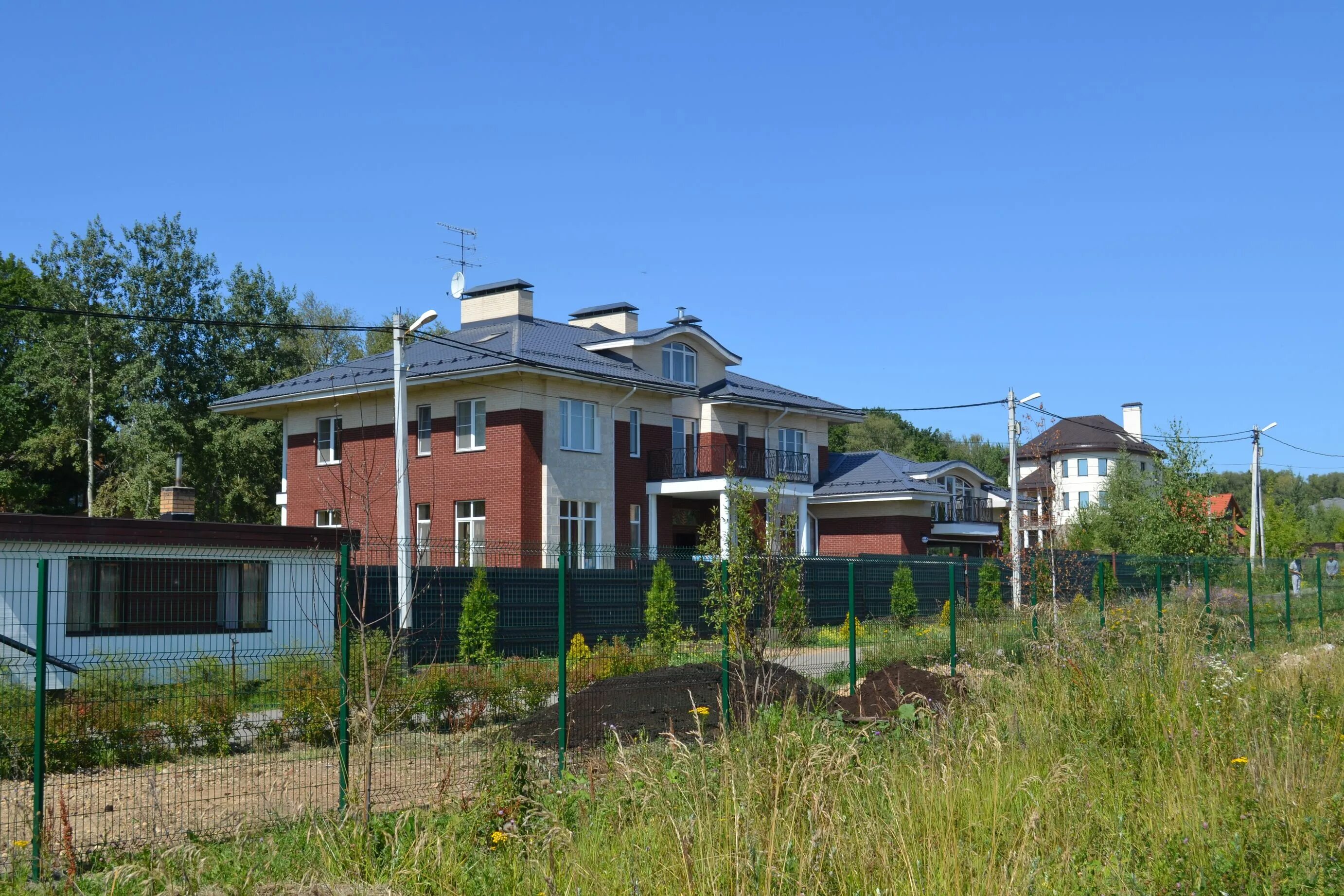 Мкад ижс. Деревня дмитровка участки. Дмитровка светлая коттеджный поселок. Поселок 25 км. Европейский квартал прудки.