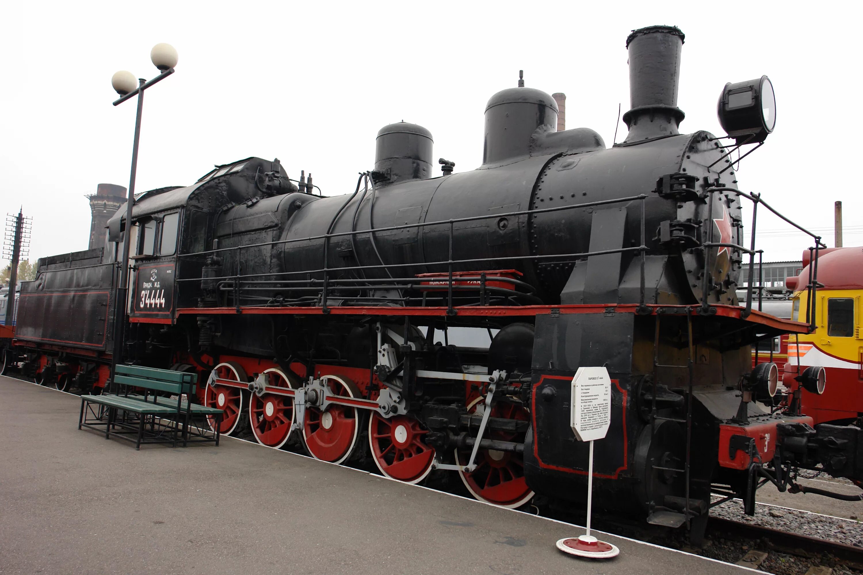 Известные паровозы. Анцигин паровоз. Паровозы. Паровоз union pacific 119. Старинный паровоз.