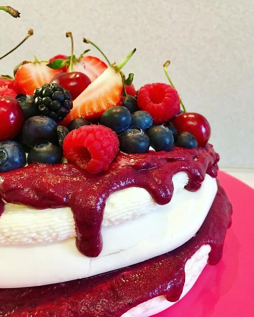 Начинки для торта с вишней. Вишня и клюква. Ягода с крахмалом для торта. Вишня с крахмалом для начинки. Ягоды с крахмалом для начинки.