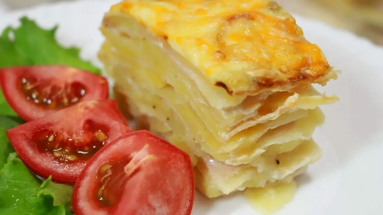 Лазанья с картошкой. Лазанья с картошкой. Лазанья из картофеля. Картофельная запеканка с фаршем. Лазанья из картошки.