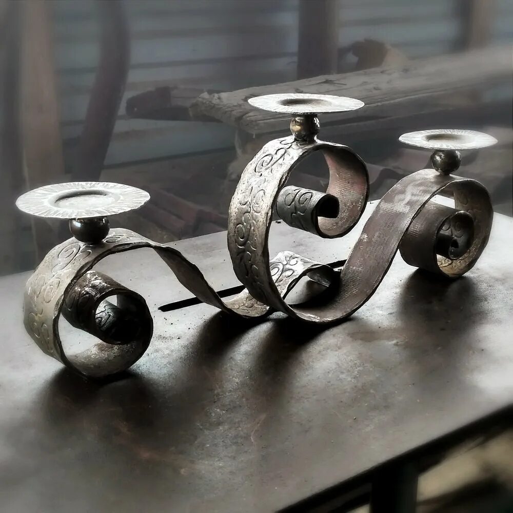 Скульптуры из металлических деталей. Что изготовляют из металла. Что изготовляют из металла. Ковка металла. Изделия из конструкционных материалов.