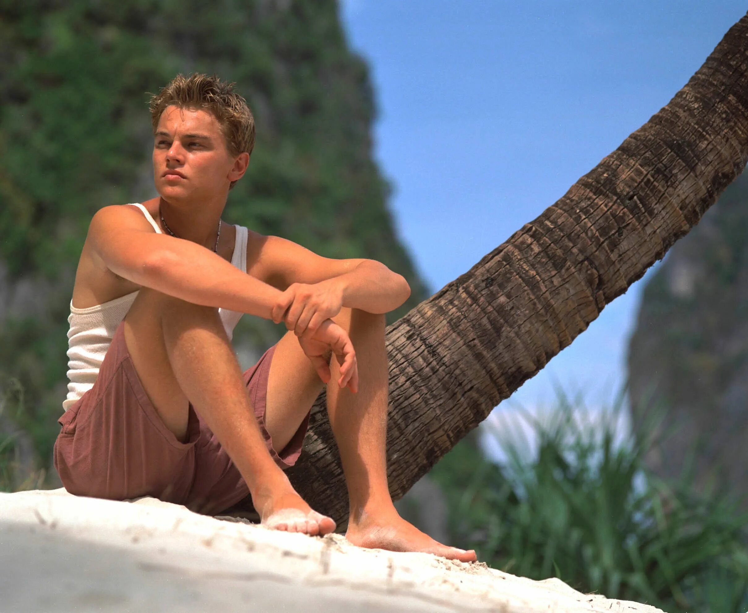 Остров с ди каприо 2000. Майя бэй ди каприо. Остров с леонардо. Остров с леонардо. Остров с леонардо.