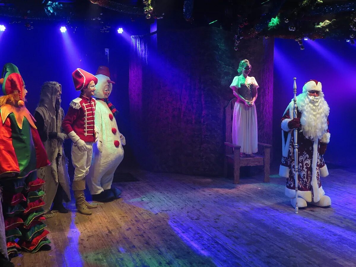 Театр на юго западе щелкунчик. Спектакль щелкунчик и мышиный король. Театр на юго западе щелкунчик. Театр на юго западе щелкунчик. Щелкунчик на улицах москвы.