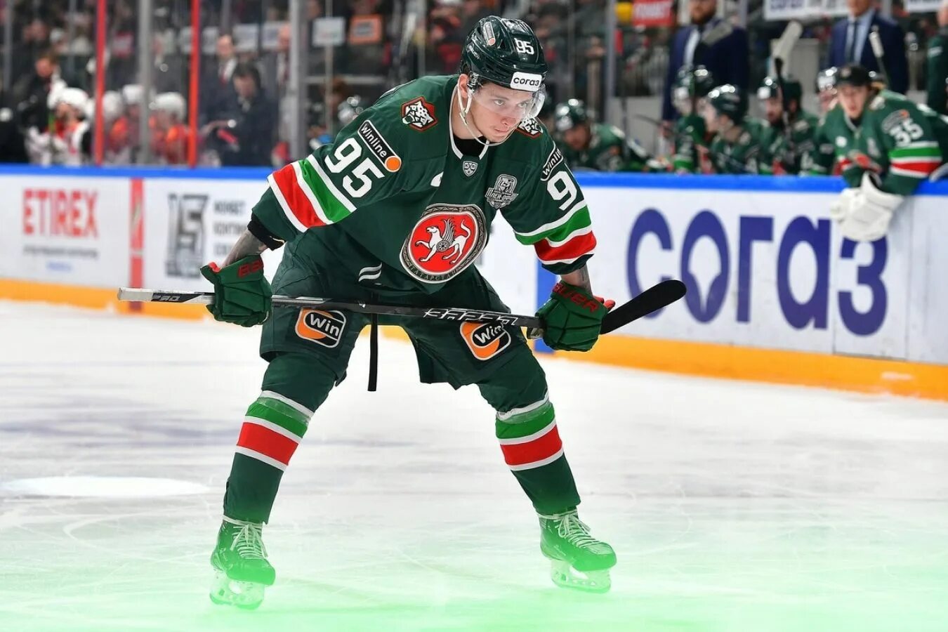 Джастин азеведо. Бурмистров хоккеист металлург. Бурмистров хоккеист. Робинсон в ак барсе. Свечников хоккеист ак барс.