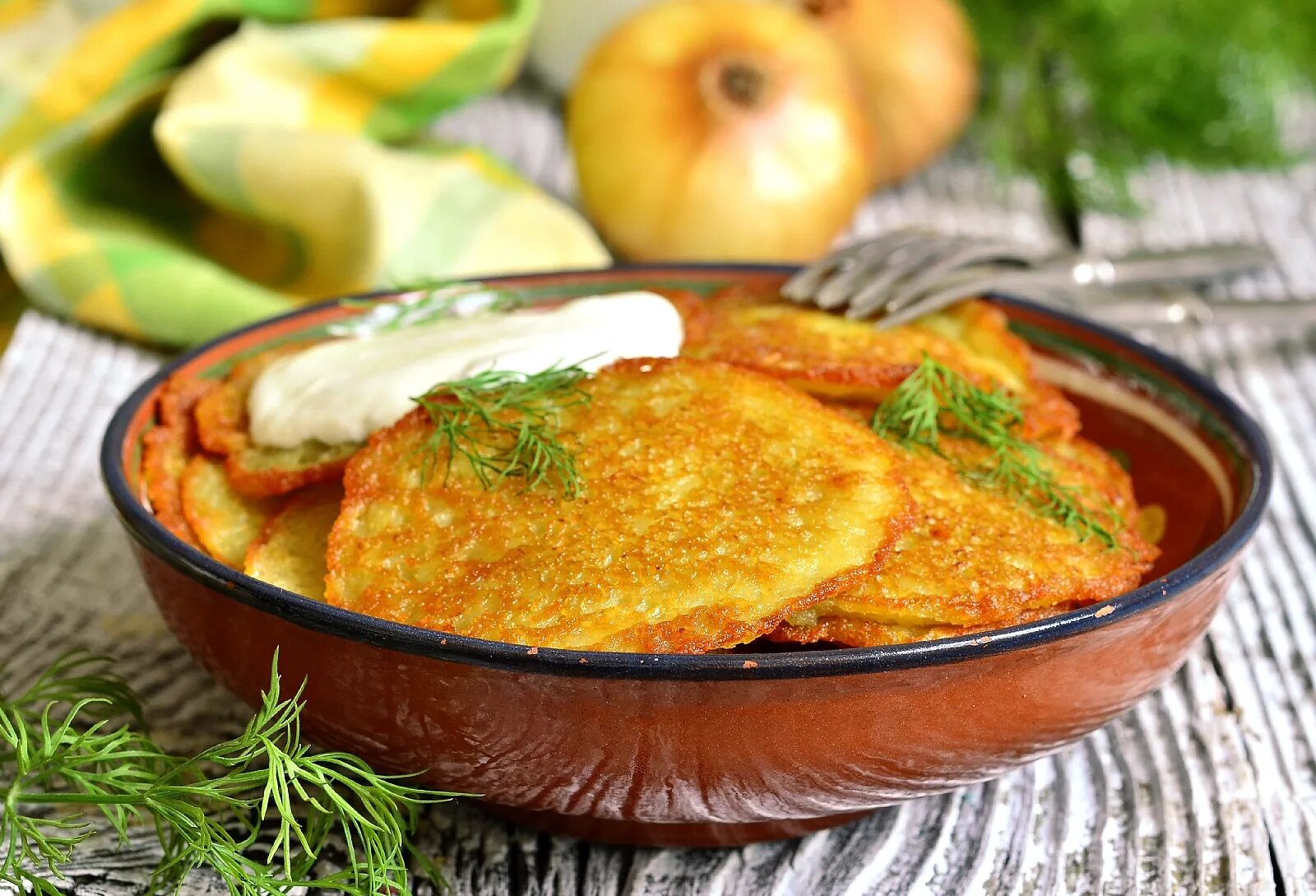 Белорусская кухня мачанка. Колдуны по-белорусски. Белорусская кухня мачанка. Рецепт по белорусски. Мочанка с драниками белорусская.