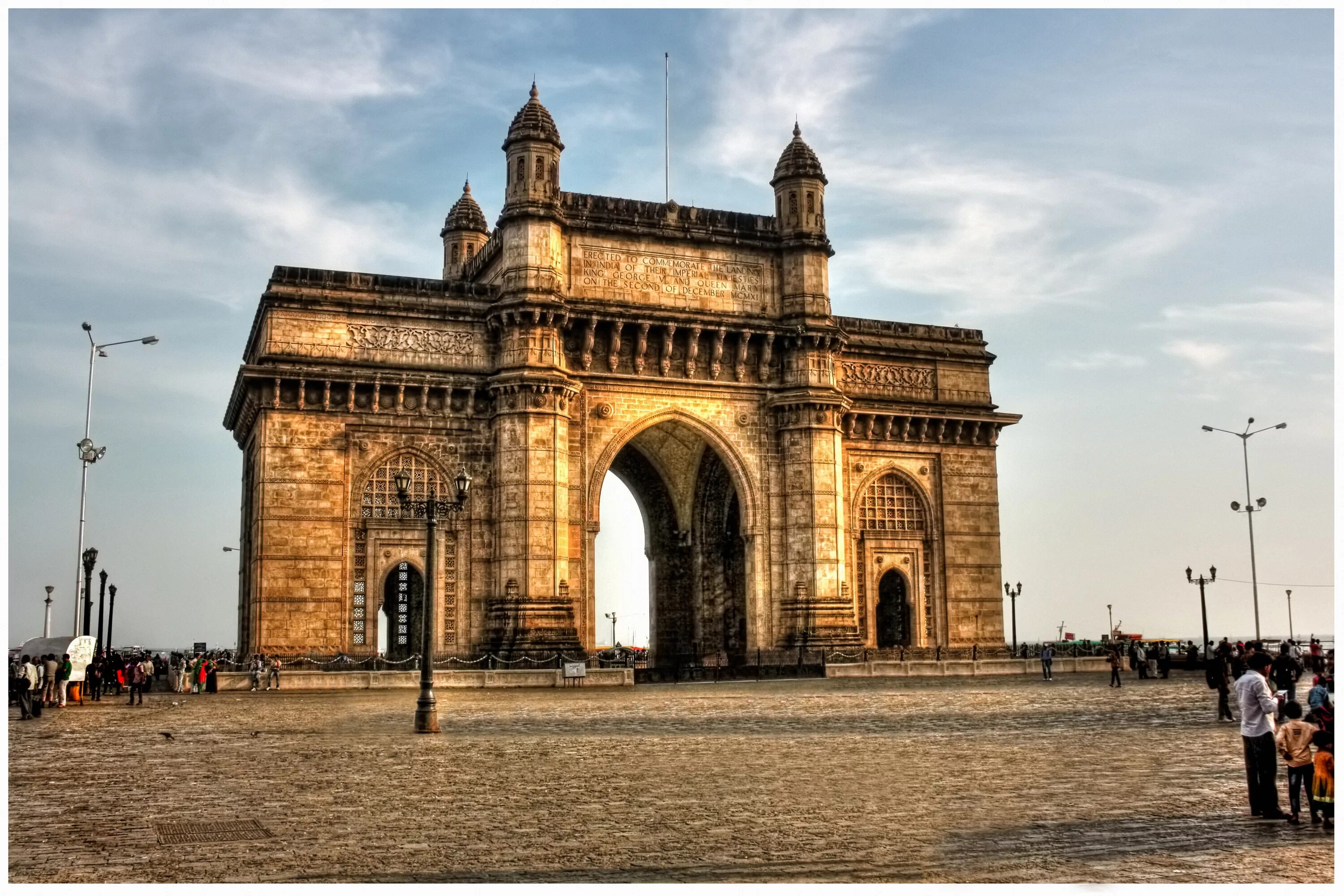 Азербайджан индия. Ворота Индии (г.Мумбаи). Ворота в Индию Бомбей. Триумфальная арка ворота Индии. Триумфальная арка Мумбаи.
