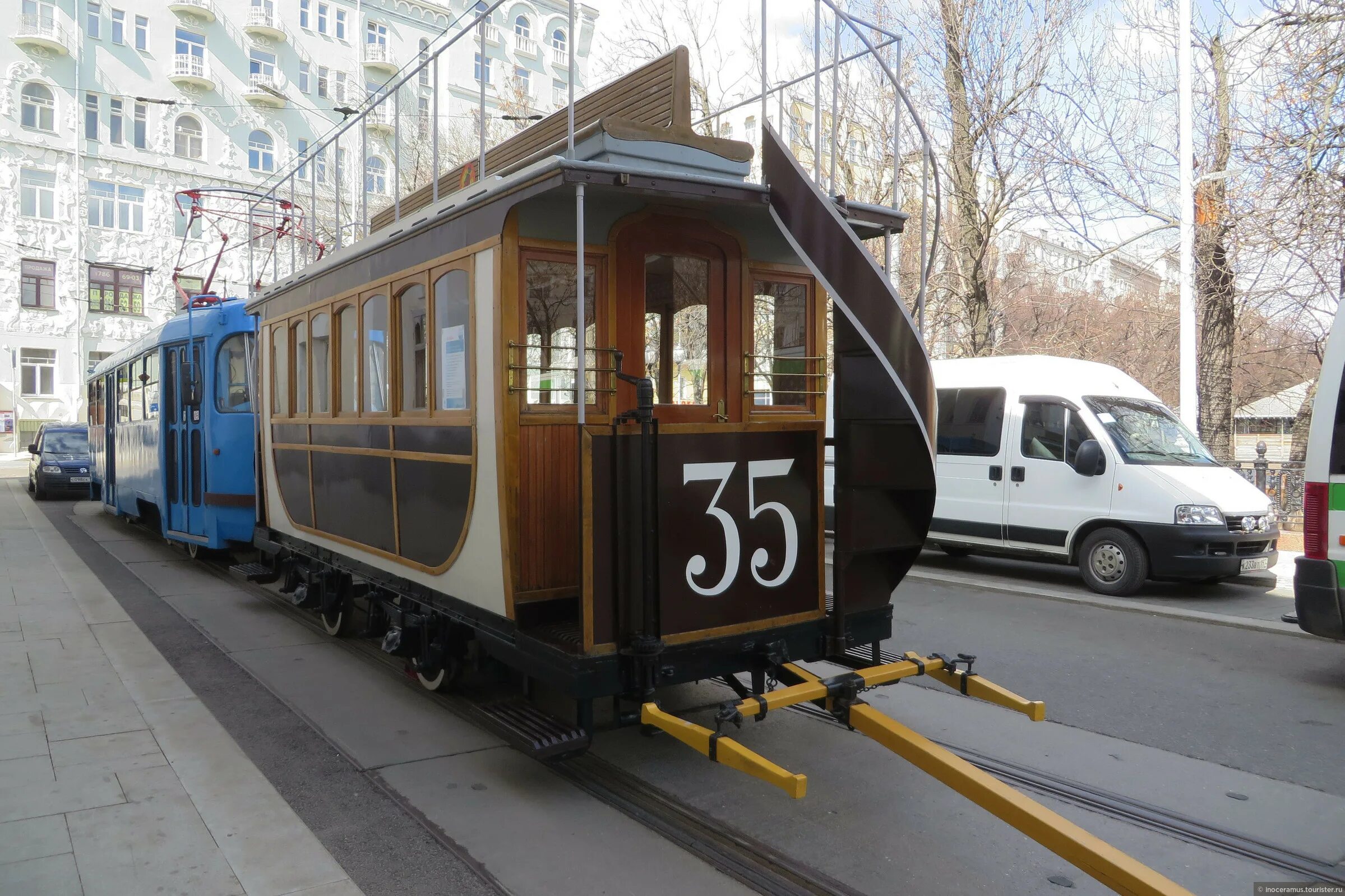 вагон конка 1/87 зеленый. империал вагона конки. омнибус 19 века в петербурге. империал вагона конки в москве. империал верхней площадки двухэтажного вагона конки.